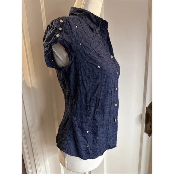 Isaac Mizrahi X Target Navy Blue Eylet Button Up Shirt Size M - Picture 2 of 5